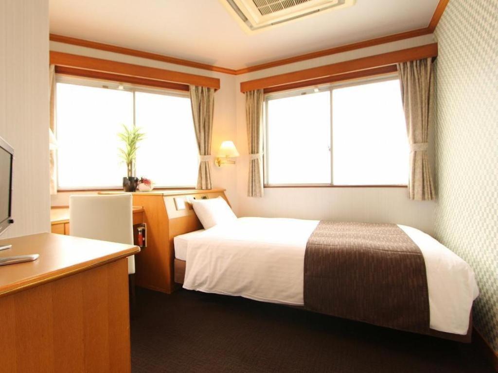 Hotel Livemax Budget Naha Tomarikou Εξωτερικό φωτογραφία